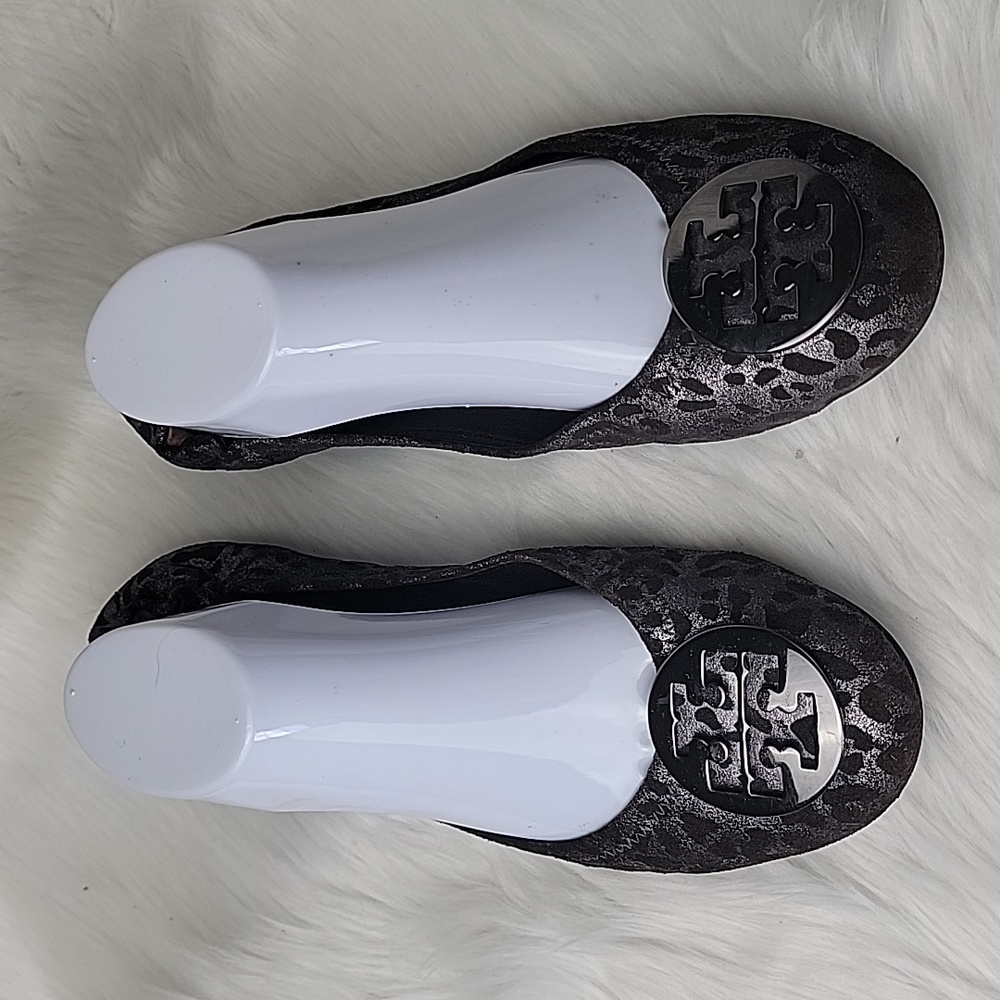 TORY BURCH Leopard Animal Print Metallic Silver Brown Medallion Logo Ballet Flat - Picture 2 of 11